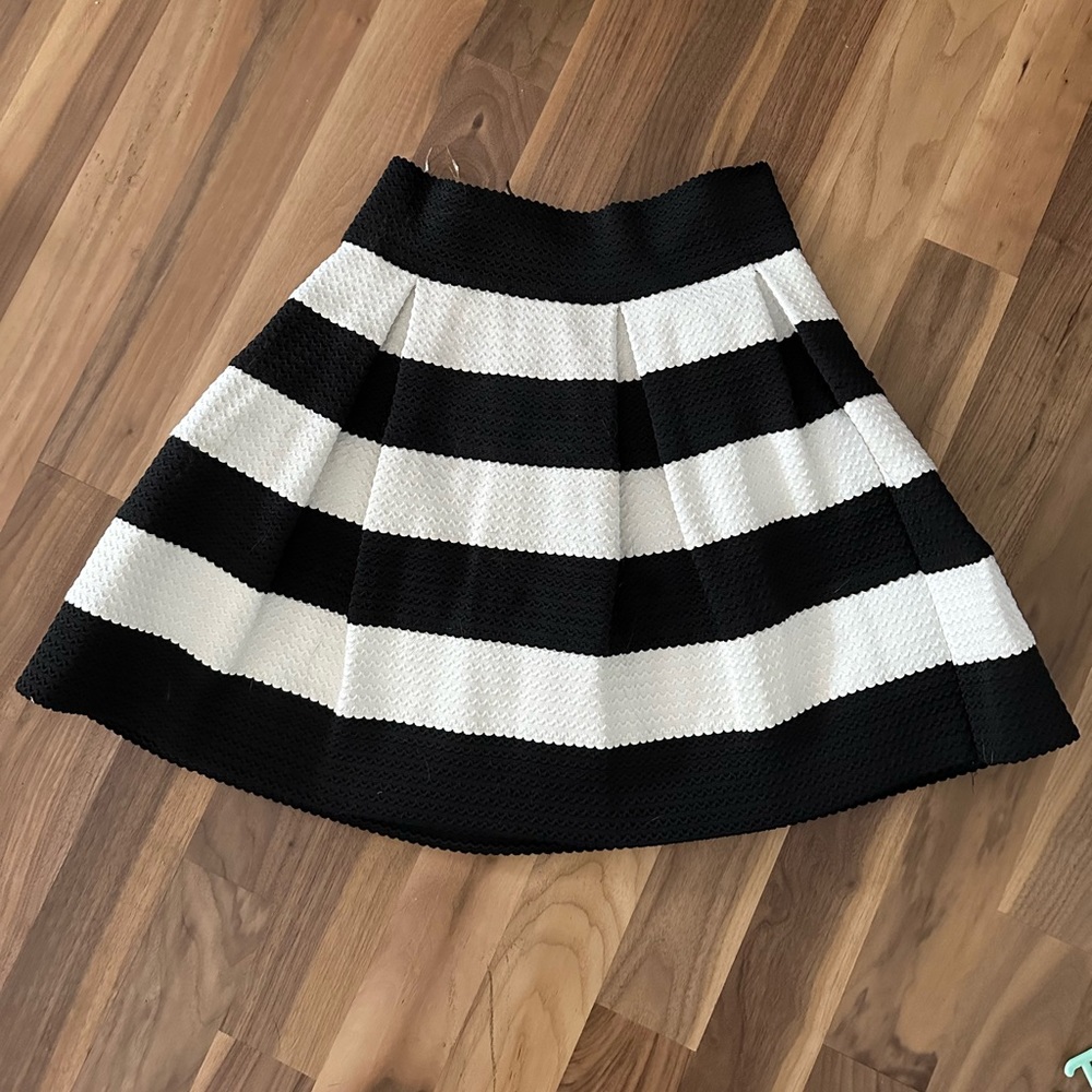 Target skirt black and white
